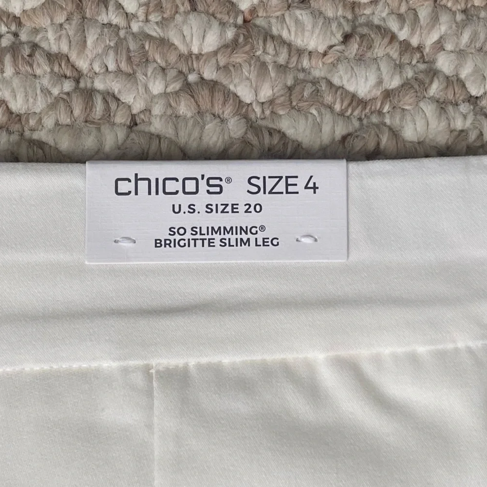 CHICO'S SO SLIMMING ""BRIGITTE SLIM LEG" CAPRIS - SIZE 18/20 (4) - Picture 9 of 11